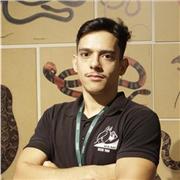 Profesor e investigador en Biología. Especialista en Inmunología, Venenos, Genética y descubrimiento de nuevos fármacos.